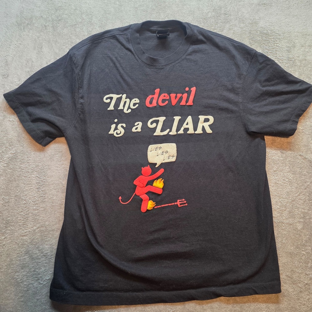 Hanes Shirt Mens M Black The Devil Is A Liar Christian Graphic Tee T-Shirt